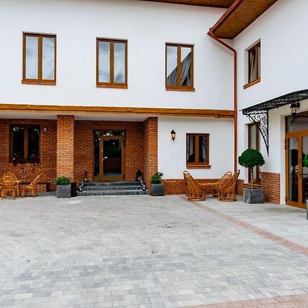 Gosciniec Ceglane Katy Hotel Dwikozy Exterior foto