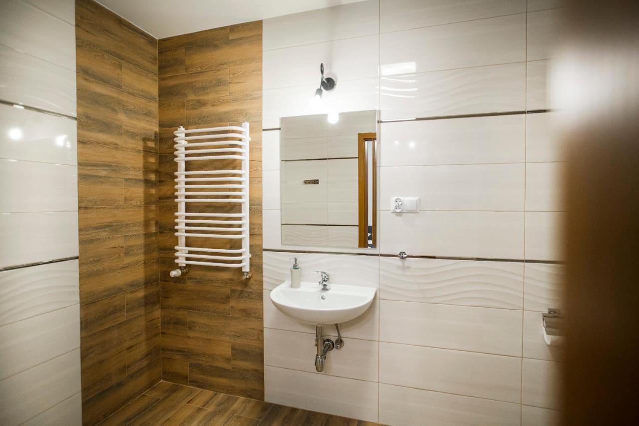 Gosciniec Ceglane Katy Hotel Dwikozy Exterior foto