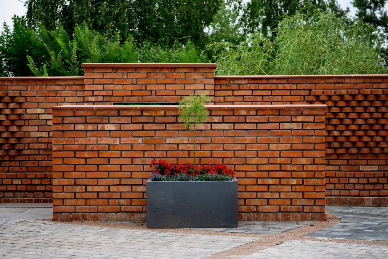 Gosciniec Ceglane Katy Hotel Dwikozy Exterior foto