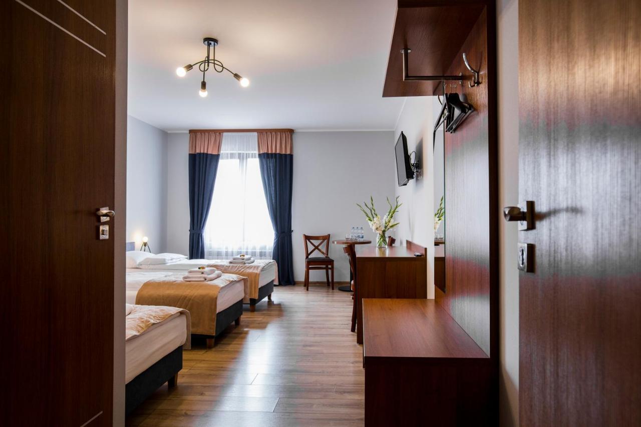 Gosciniec Ceglane Katy Hotel Dwikozy Exterior foto