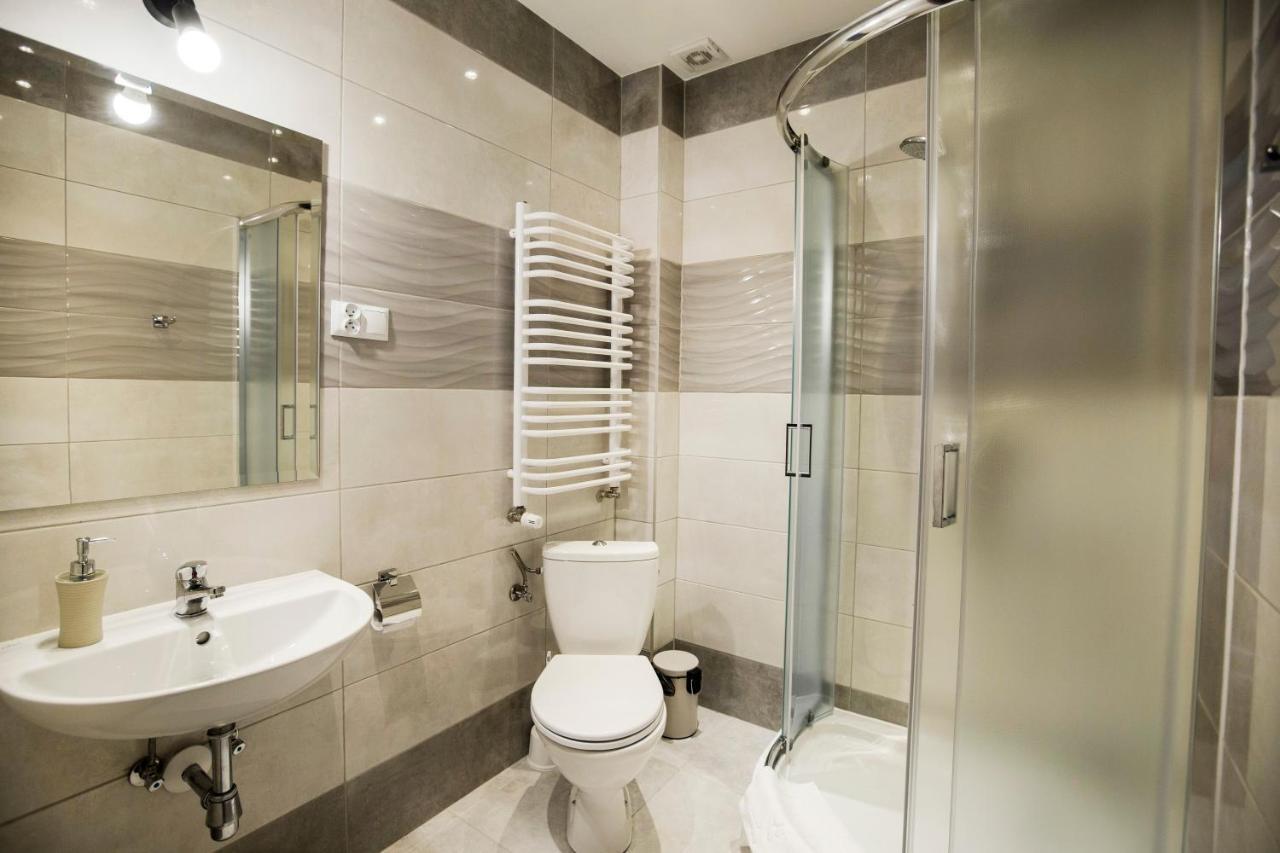 Gosciniec Ceglane Katy Hotel Dwikozy Exterior foto